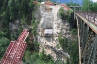 View of the Anger Gorge Bridge, existing and new (under construction); </br>View towards abutment side Schwarzach
