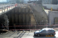 Eisenbahnbrücke über die Friedhofstraße, Baugrube für die Herstellung des Tragwerkes 3