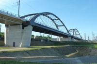 Network Arch Bridges across the Shunting Yard