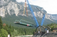 Lifting the new bridge structure into position
