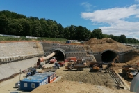 Construction pit support system in the area of the mining portal west and cut-and-cover top-down method at the southern tube