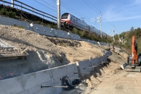 Anchoring works in the area of the embankment reinforcement between km 27,99 and km 28,33 (right side of line)